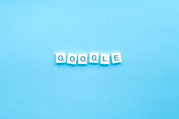 J&ouml;vőre &eacute;rkezik a Google-ad&oacute;